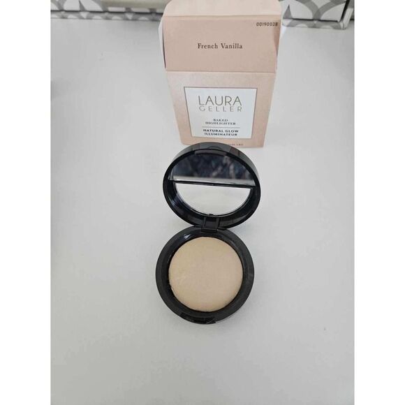 Laura Geller Baked Highlighter Natural Glow FRENCH VANILLA 0.06oz (NEW IN BOX) - Picture 1 of 1